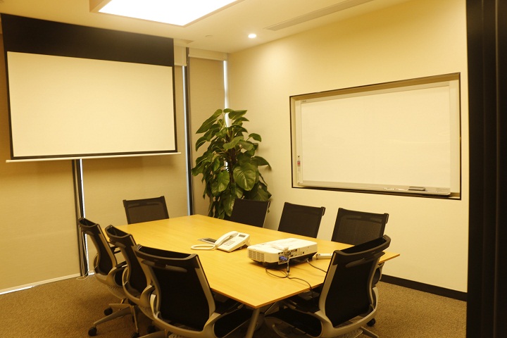 小(xiǎo)會(huì)議室